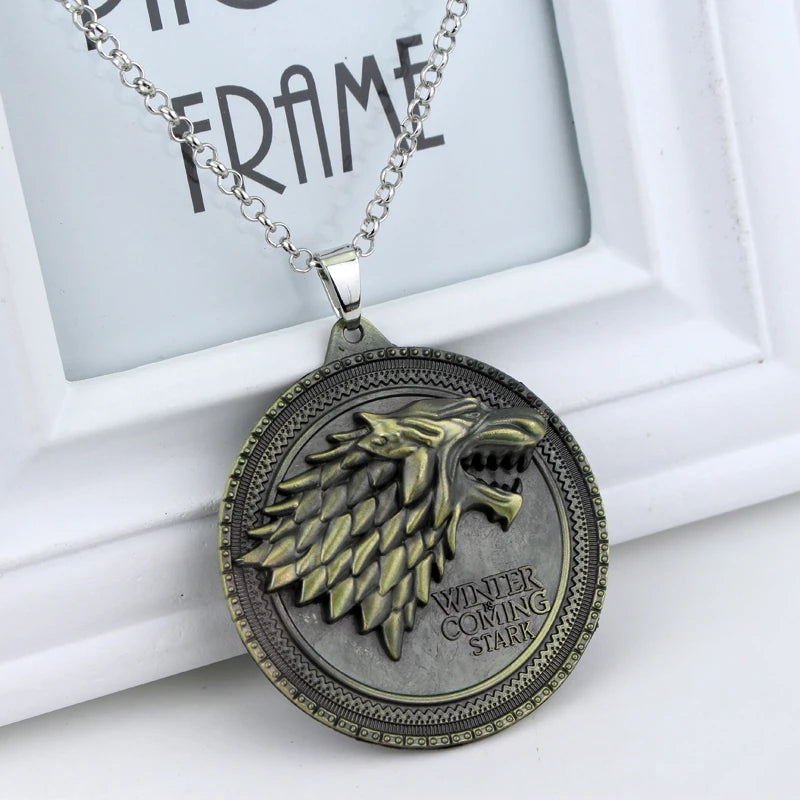Stark Wolf TV Series Thrones keyrings Winter Is Coming Pendant Necklace Vintage Stark Family 3D Logo Jewelry Souvenir Gift